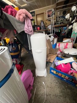 Genie diaper trash can