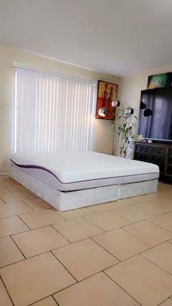 VERY NICE KING SIZE PURPLE MATTRESS AND BOXSPRINGS FOR SALE! IN GREAT CONDITION, FREE DELIVERY