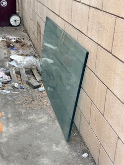 FREE GLASS