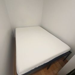 Like-new Full Size Medium Gel Memory Foam Mattress