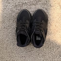 Kid’s Nike Huarache, Size 8C, Black 