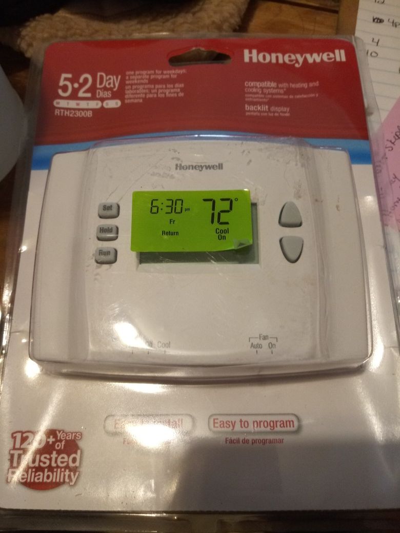 Honeywell 5·2 Programmable Thermostat