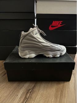 JORDAN PRO STRONG BG ATMOSPHERE GREY/GUNSMOKE-WHITE GRIS (GS)