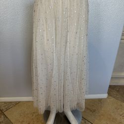 Women’s maxi full skirt. 