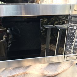 Panasonic NN-SN755S Microwave Very Good Condition
