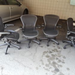 HERMAN MILLER AERON CHAIRS SIZE B