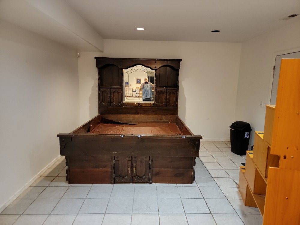 King Size Waterbed Frame. Been Usuing Standard Mattress
