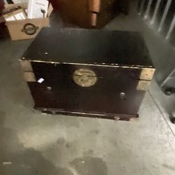 Really Cool Chest With Three Drawers Inside Must Sell Make Offer !