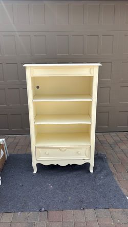 Huddle Furniture's Bookcase