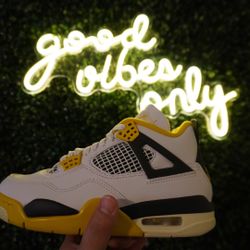 Jordan 4 Vivid Sulfur