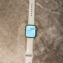 Apple Watch Series 7 45 mm GPS- starlight 