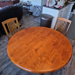 Round Folding Table And Folding Chairs