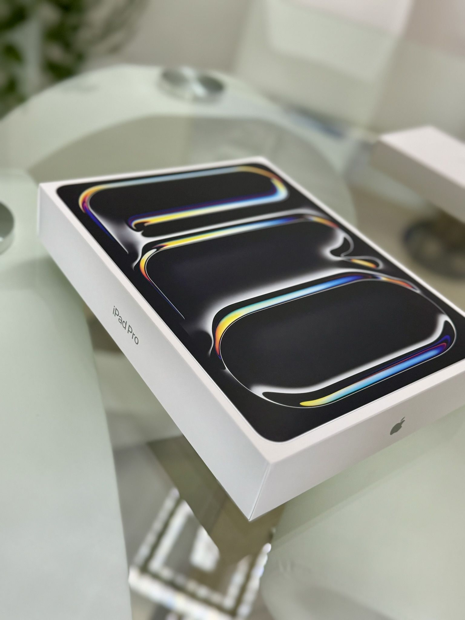 Ipad Pro 13 Inch M4 Brand New Sealed Cellular Plus Wifi and nano screen GLASS 1 TB