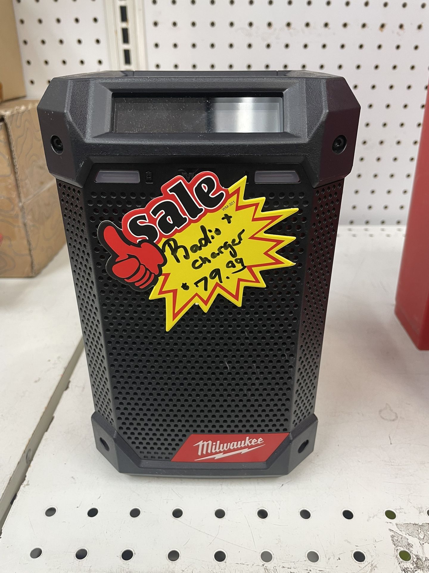 Milwaukee Radio/Charger