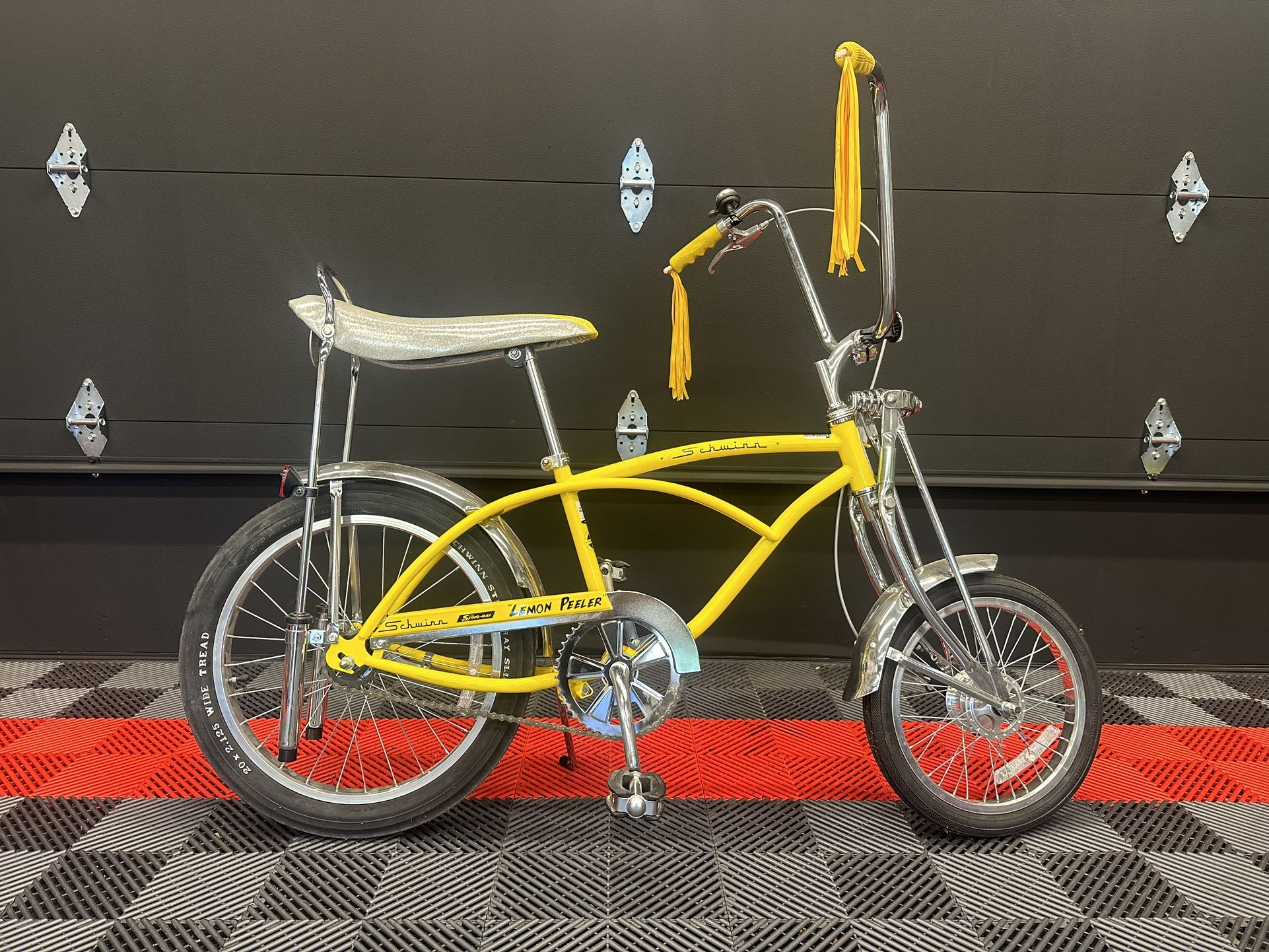 Schwinn StingRay Lemon Peeler