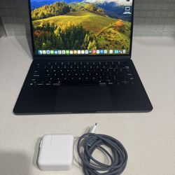 MacBook Air M2 