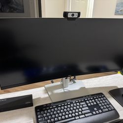 Dell 35 Inch Curved LED Monitor For Sale