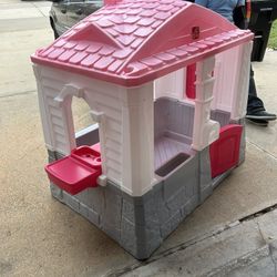 Step2 Neat & Tidy Cottage Pink Playhouse
