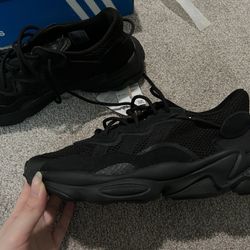 Adidas OZWEEGO
