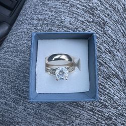 Engagement and wedding band set