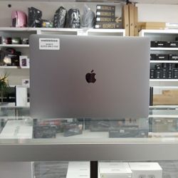 Pre-Owned 15" MacBook Pro I9/32GB/1TB