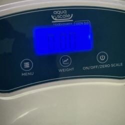 Newborn Bath With Scale