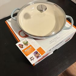 Le Creuset Signature Round Braiser 3.5qt w/ Glass Lid – Sea Salt – Brand New