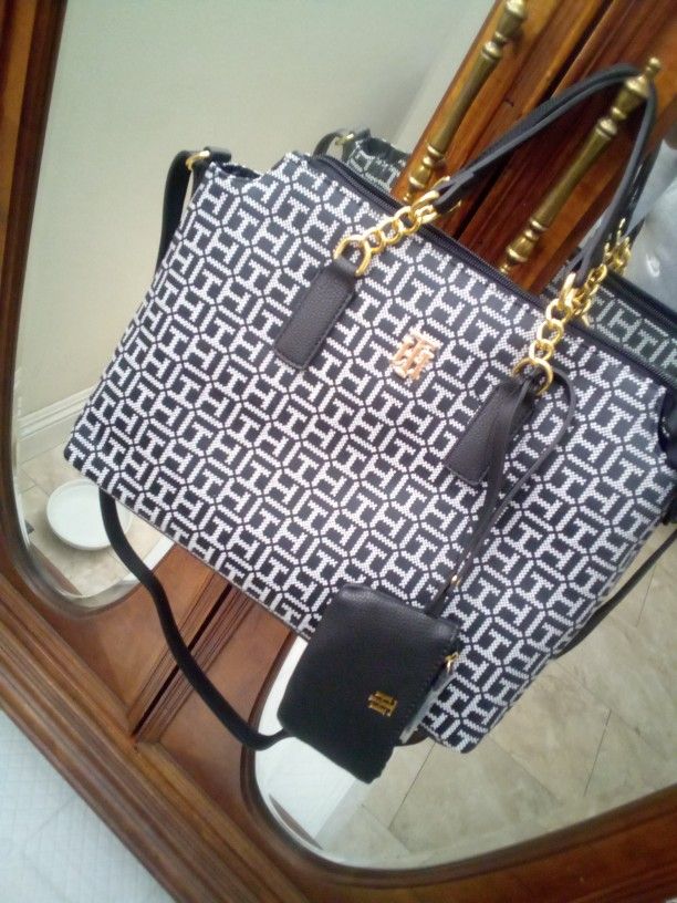 Black Tommy Hilfiger Purse