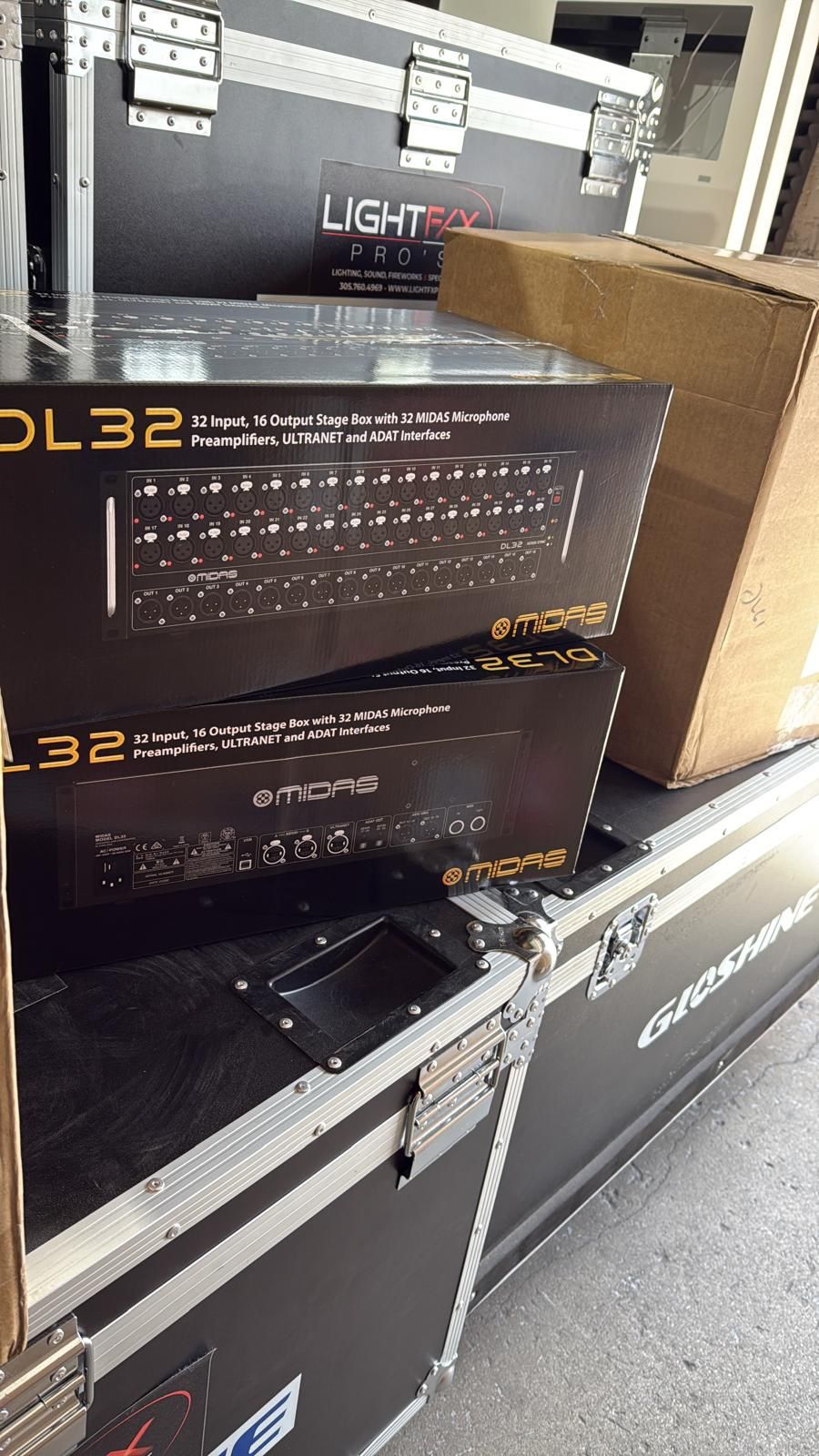 MIDAS DL32 32-input/16-output Stage Box
