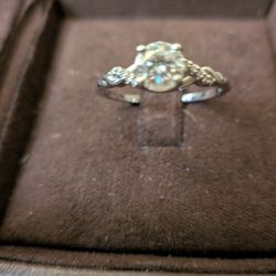 diamond ring with Platinum band