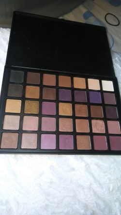 Eyeshadow palette Beauty Creation