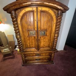 Levitz armoire  $250 obo