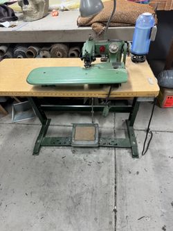 Blind stitch machine