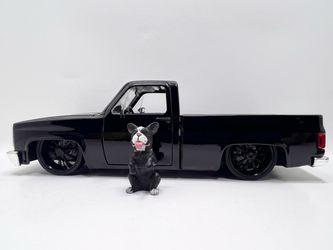 Jada 1/24 Black Diecast 1985 Chevy C-10 Pickup Truck Model Pet Not Included