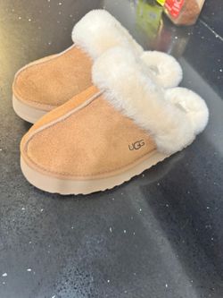 UGG WOMEN'S DISQUETTE SLIPPERS