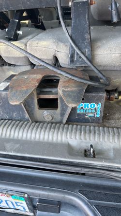 5th wheel trailer hitch