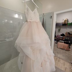 New Wedding Dress (Never Worn)