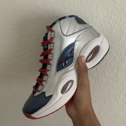 Reebok Shoe 9 1/2 For Sale