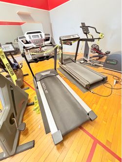 Broken - 2 Treadmills 1 Rower 1 Precore Elliptical & 2 Life Cycles for SCRAP