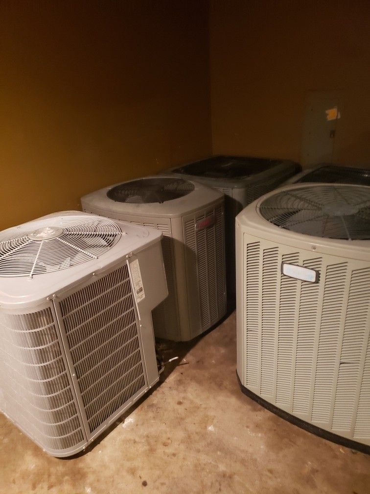 Condensadores Usados Y Nuevos