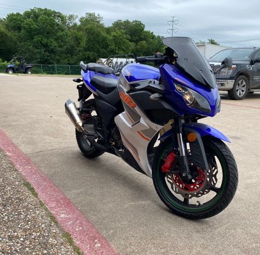 Photo Pre OWNED CXR 250CC SPORTS BIKE ONLY 50 miles