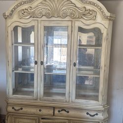 Acme Vendome Hutch and Buffet with 3 Glass Doors in Antique Pearl