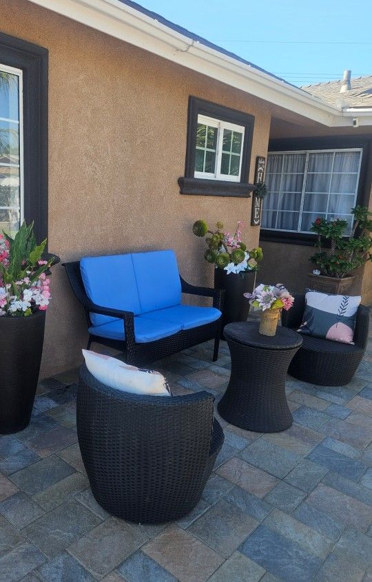 4pc Patio Set/Outdoor Furniture/conversation Set/Cash Only