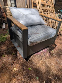 Modern Outdoor Swivel Lounge Chair with Cushions