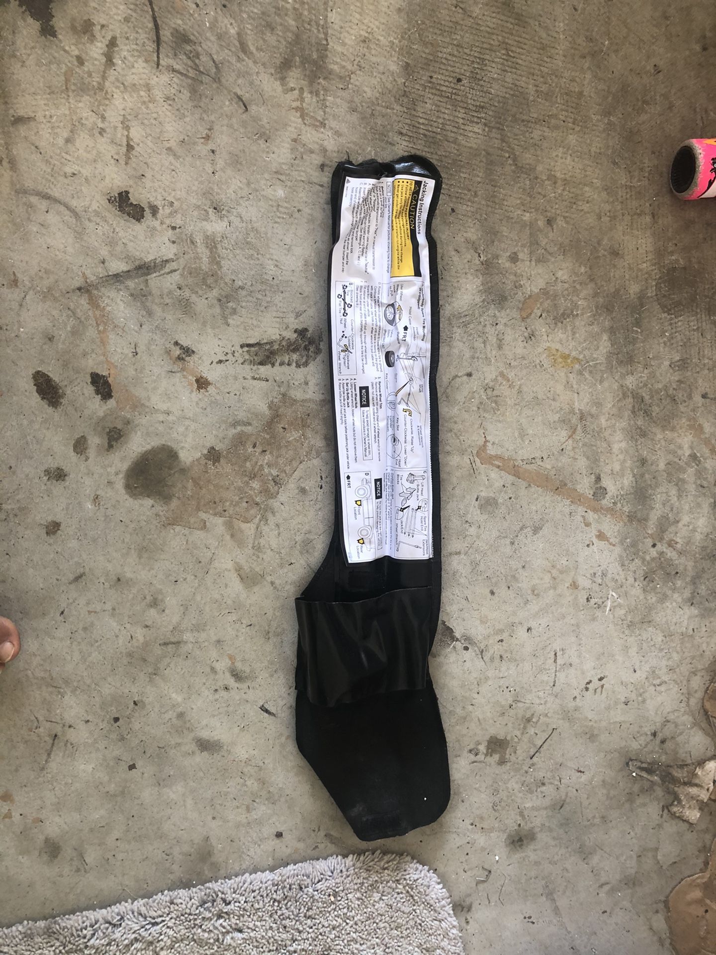 juego de llave y extensión para subir y bajar llanta de camión wrench and extension set for raising and lowering truck tire