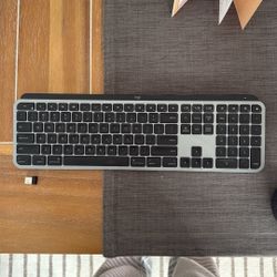 Logitech MX advanced Wireless keyboard for mac 