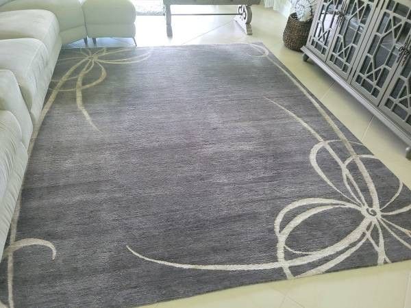 KATE SPADE "laughter spilled all over the room"
Rug mint. Pet SMOKE KID FREE Home paid $5000
8' x 10'