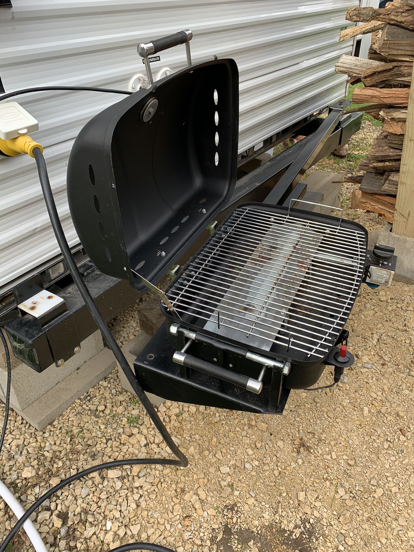 RV bumper grill mounts to any rear bumper