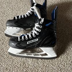 Bauer Hockey Skates - Size 6 Youth
