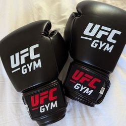 Black UFC Gym Sparring/Training Boxing Gloves - 16 Oz